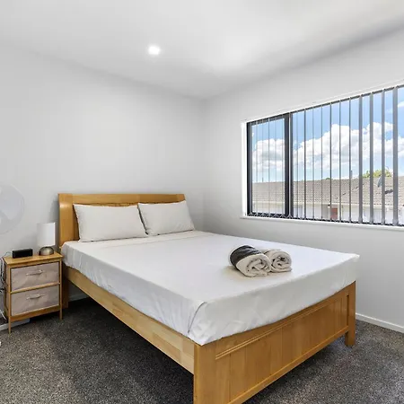 Holiday Home Wattle Downs